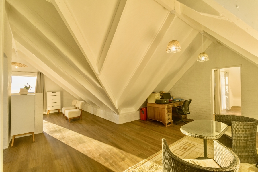 5 Bedroom Property for Sale in Grotto Bay Western Cape